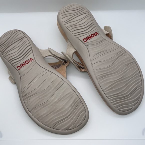 Vionic Wanda Snake Sandal - Picture 4 of 7